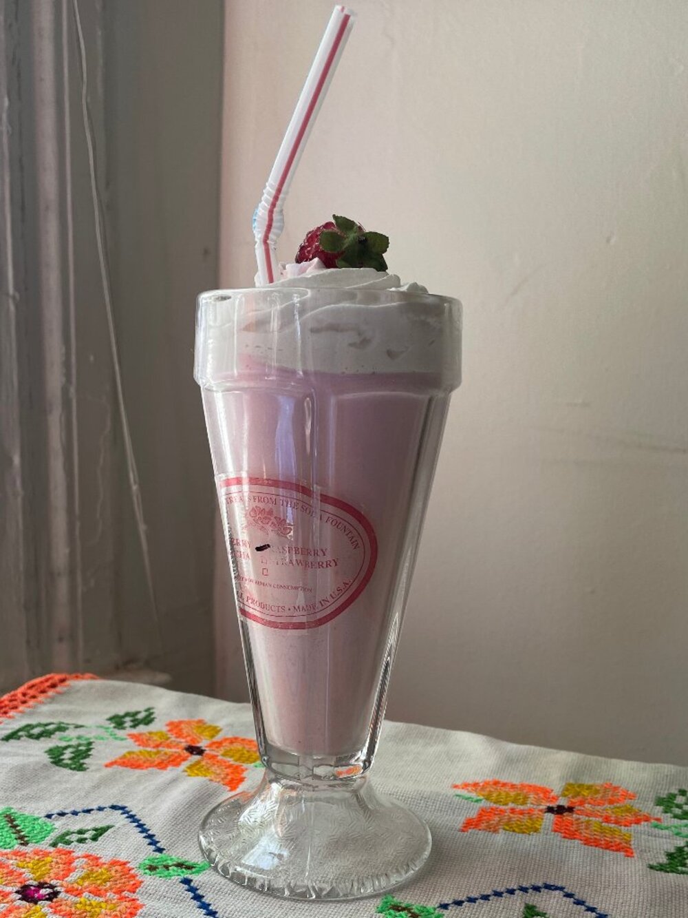 Vintage Scented Raspberry Milkshake - Picture 2 of 4